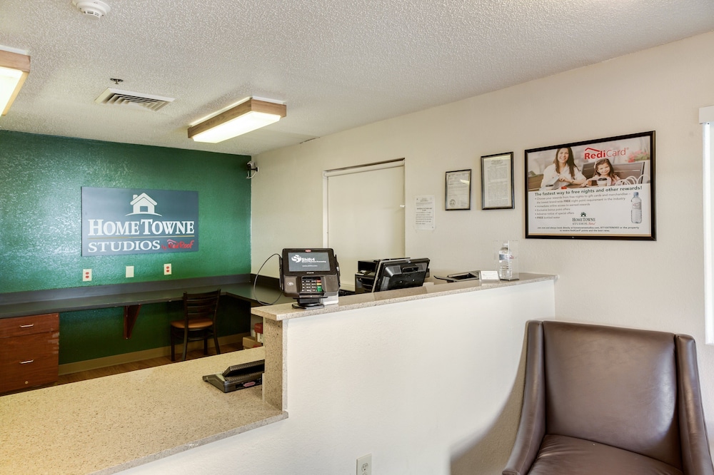 HomeTowne Studios by Red Roof Spartanburg Asheville Highway - photo 11