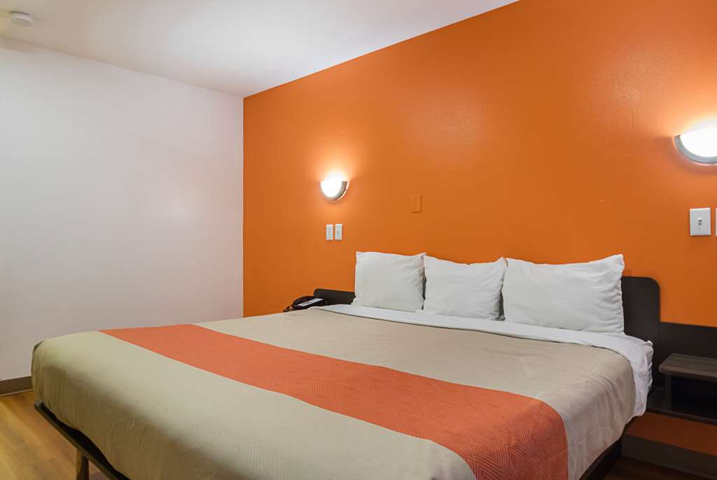 Motel 6 Marshalltown IA - photo 8