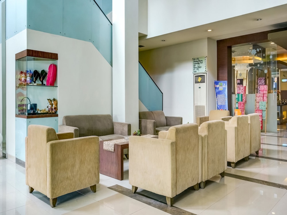 Townhouse OAK Hotel Grand Cikarang in Cikarang, Indonesia