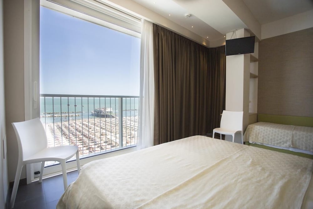 Hotel Excelsior - carbon neutral hotel in Gabicce Mare