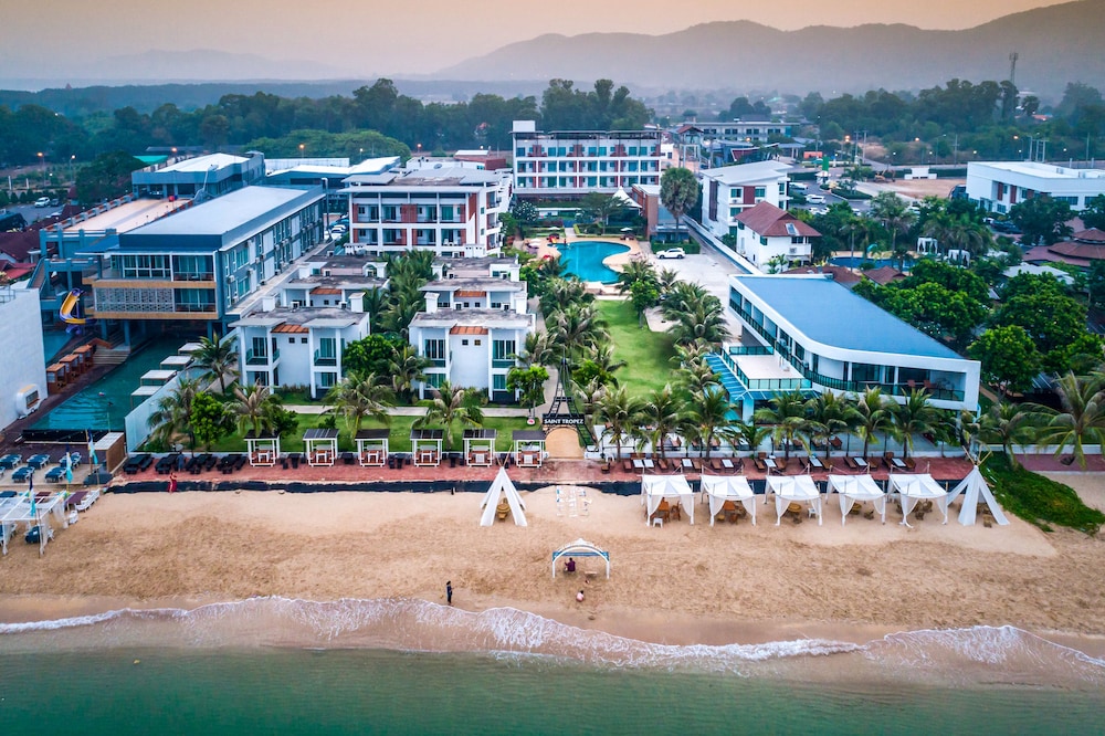 Saint Tropez Beach Resort Hotel in Tha Mai, Thailand