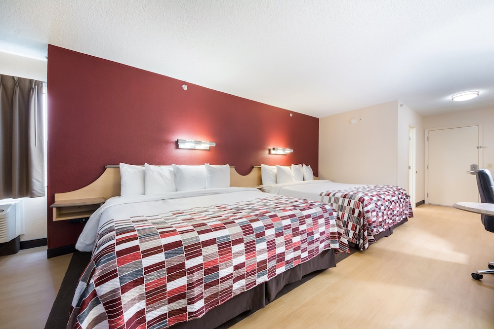 Red Roof Inn Laredo - photo 24