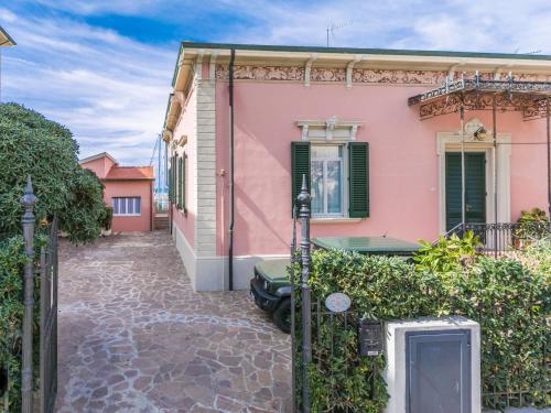 Apartment Ponente N 2 by Interhome — 4-Star Luxury Hotel in San Vincenzo, Italy