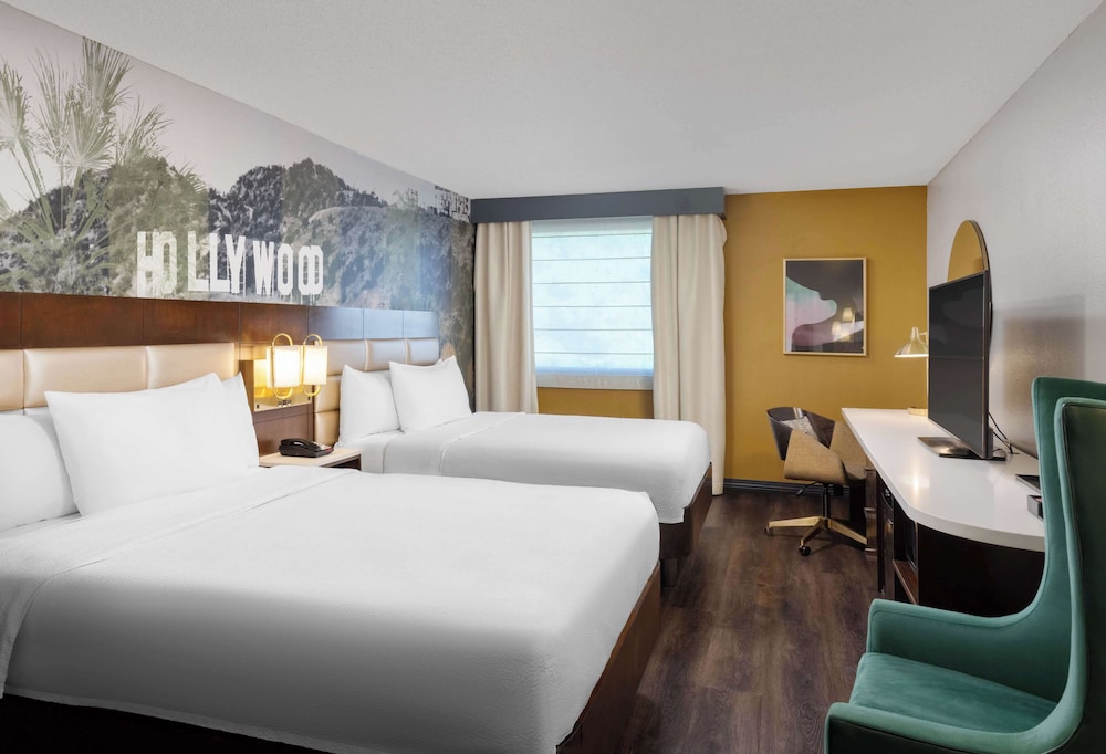 Hilton Garden Inn Los Angeles Hollywood - photo 7