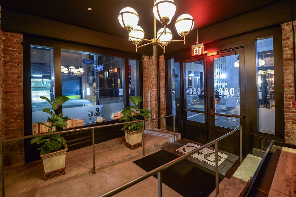 Q and C HotelBar New Orleans Autograph Collection - photo 2