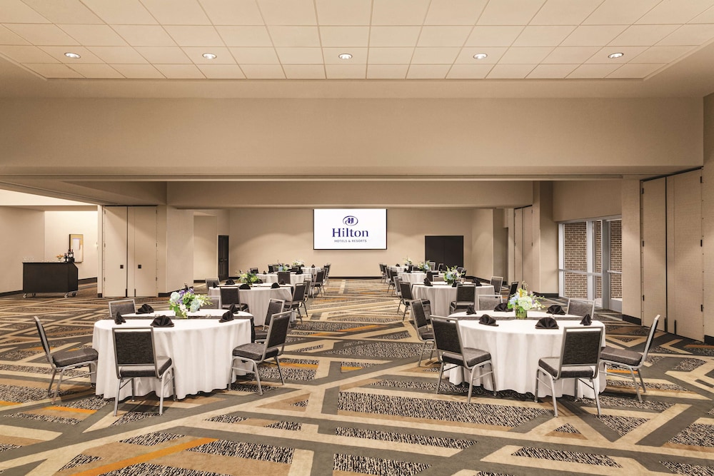 Hilton Knoxville Airport - photo 34