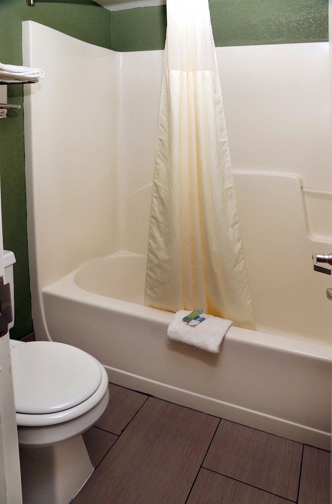 Executive Inn Opp - photo 16