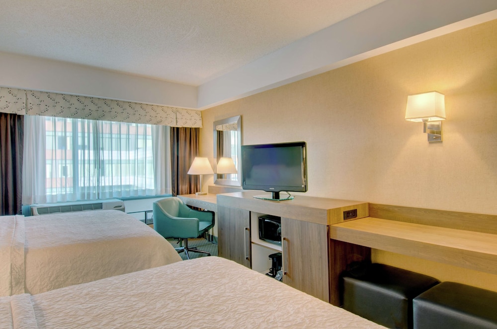 Hampton Inn & Suites Boston Crosstown Center - photo 11