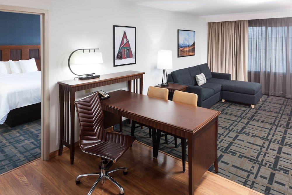 Embassy Suites Anchorage - photo 20