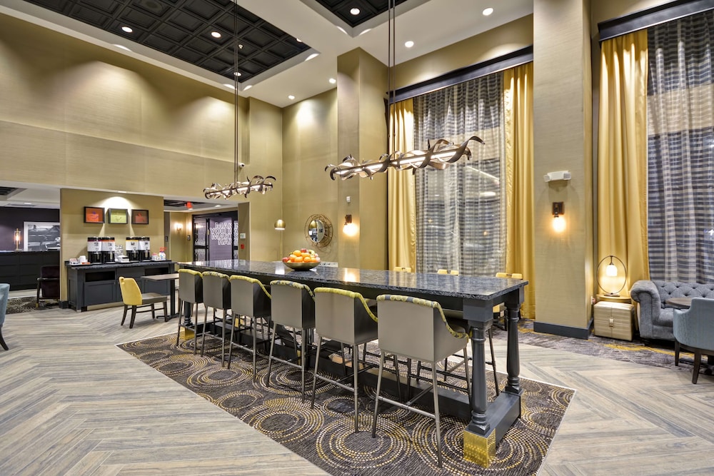Hampton Inn & Suites Detroit Warren - photo 4
