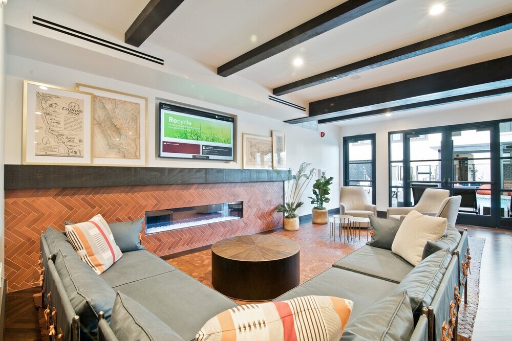 Global Luxury Suites In The Heart Of San Carlos - photo 4