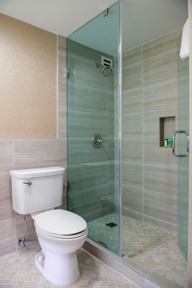 Crowne Plaza Executive Center Baton Rouge by IHG - photo 58