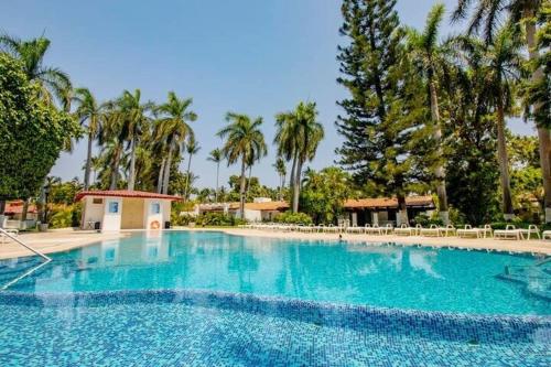 New Bamboo La Tropical — 4-Star Luxury Hotel in Acapulco De Juarez, Mexico