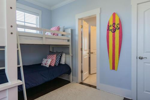 Kiki Hut by Oak Island Accommodations - photo 25