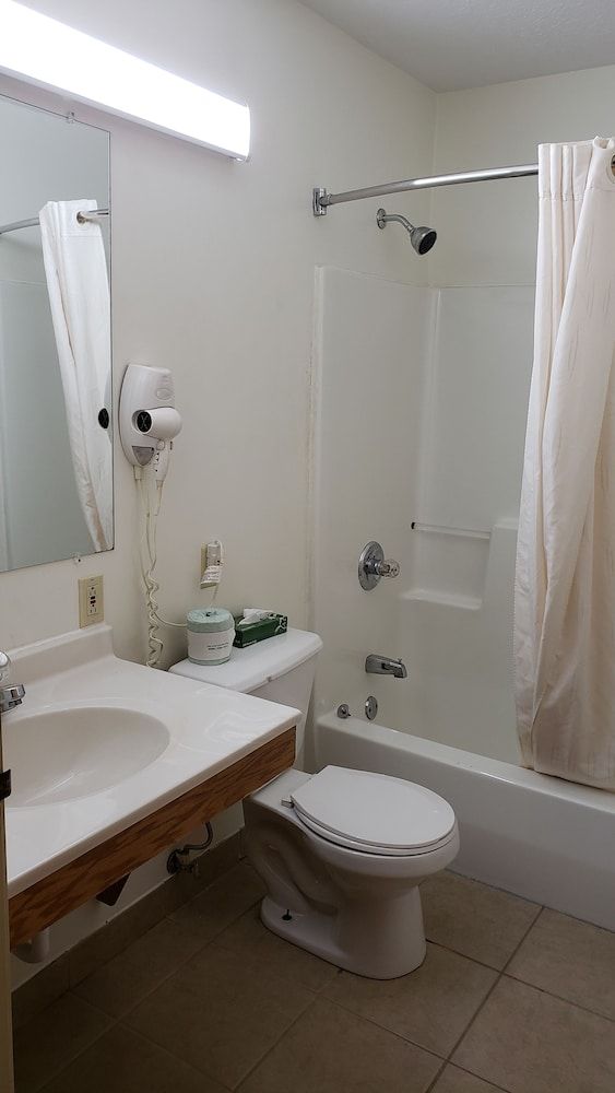 Mountaineer Inn - photo 4