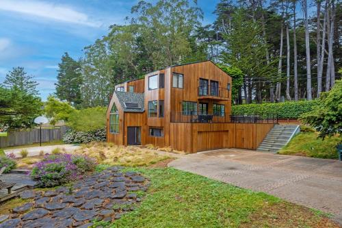 Secluded Forest Oasis Your Ultimate Retreat Awaits — hotel in Montara