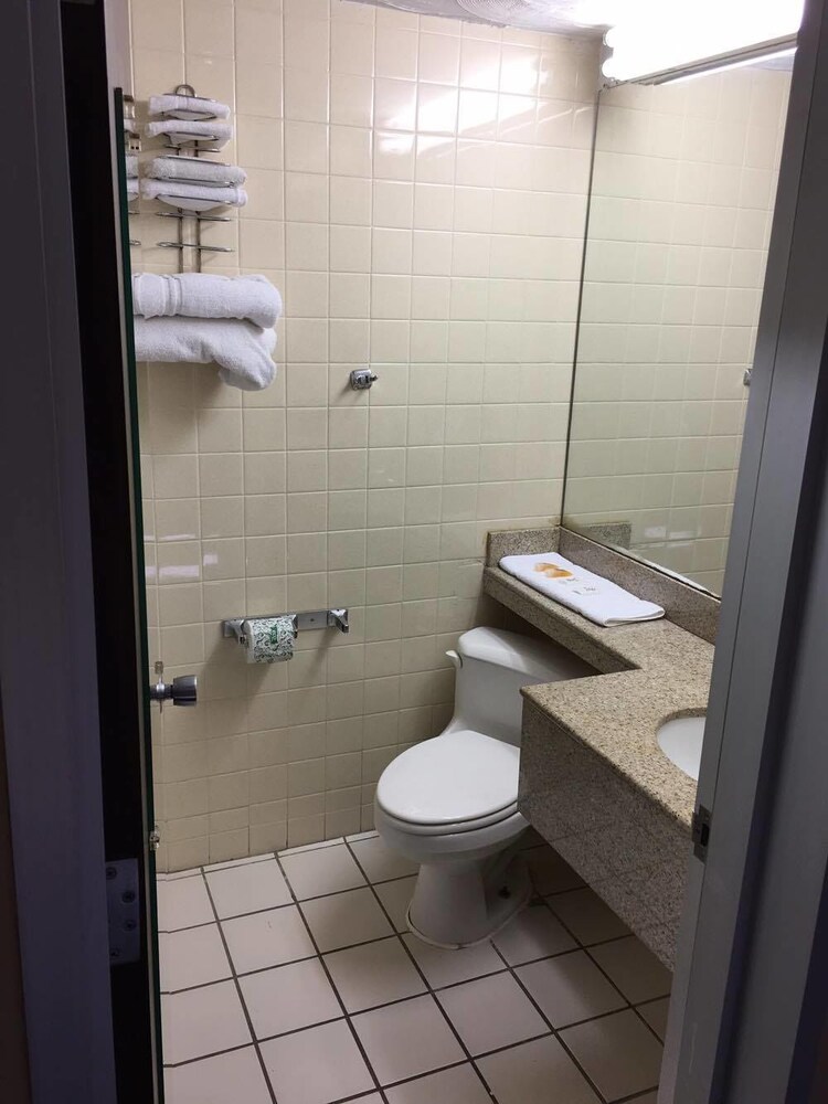 Rodeway Inn At Fort Lee - photo 15