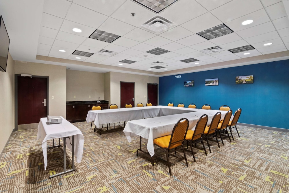 Hampton Inn Kingsland - photo 35