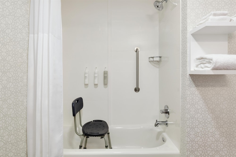 Hampton Inn Deadwood at Tin Lizzie Gaming Resort - photo 30