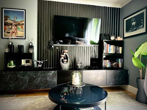 Croydon Luxury 2 Bed Apartment Sleeps 6 Gatwick Airport close — 4-Star Luxury Hotel in Purley, United Kingdom
