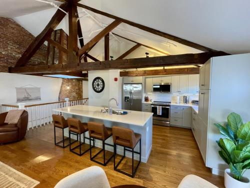 Penhallow Suite Downtown Portsmouth — 4-Star Luxury Hotel in Portsmouth, United States