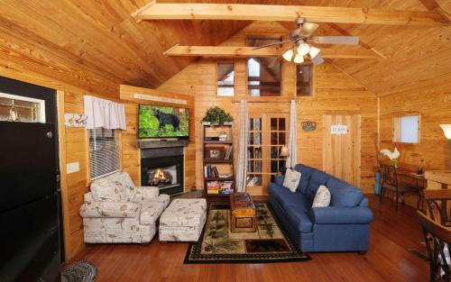 Lovers Paradise - carbon neutral hotel in Pigeon Forge