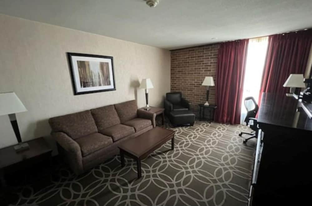 Hotel Lotus Kansas City Merriam - photo 12