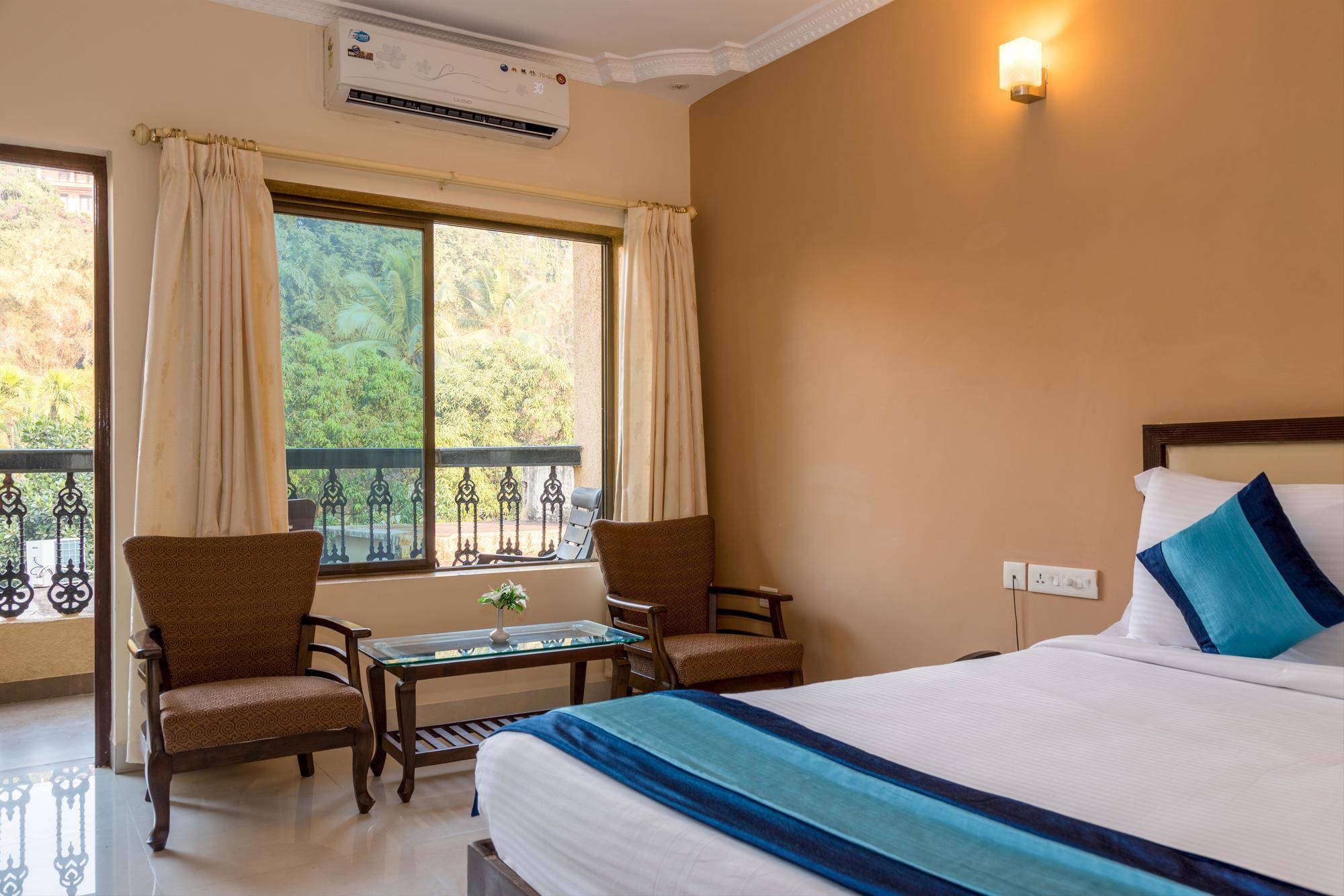 Rendezvous Beach Resort