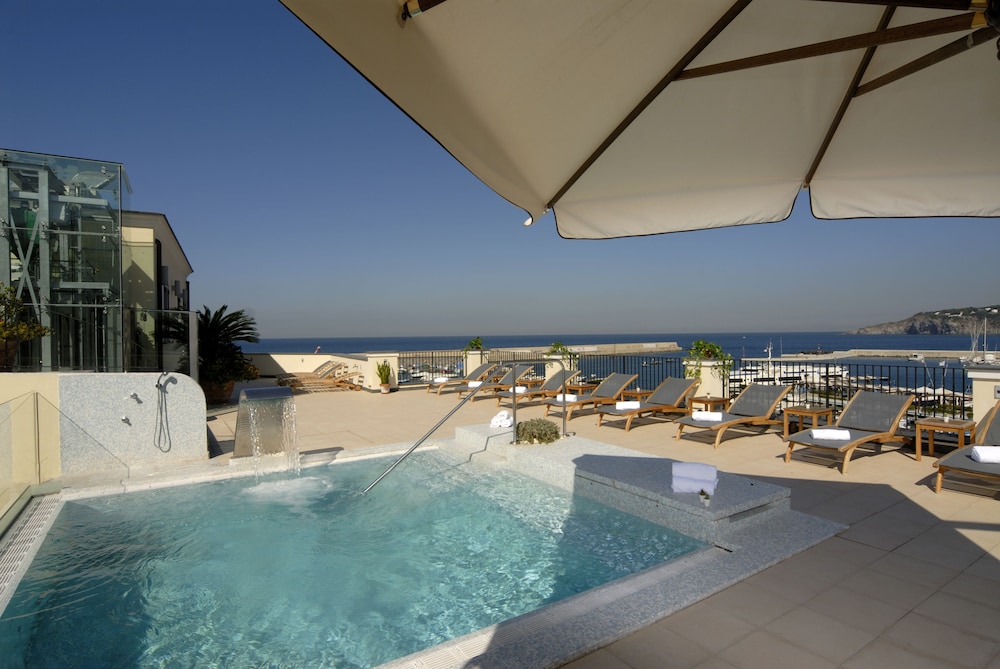 Hotel Villa Carolina — 4-Star Luxury Hotel in Forio, Italy