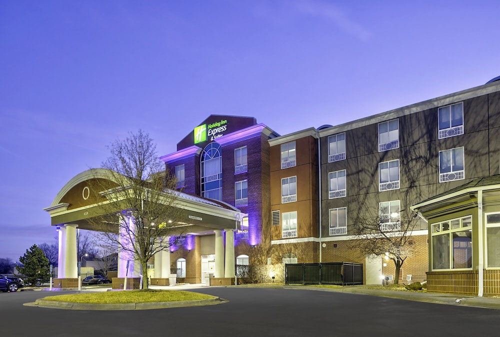Holiday Inn Express Hotel & Suites Kansas City Grandview by IHG - featured photo