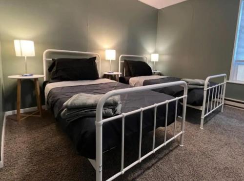 Sleeps 14 4 BR with 9 Beds and 2 Bathrooms plus WIFI — 4-Star Luxury Hotel in New Castle, United States