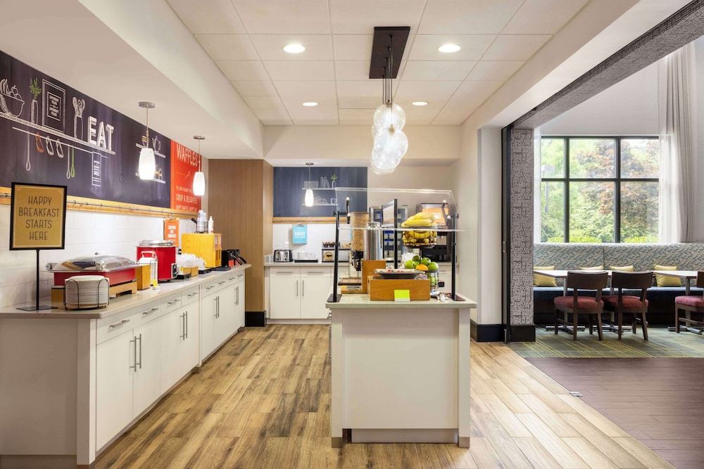 Hampton Inn & Suites Birmingham 280 East Eagle Point - photo 25