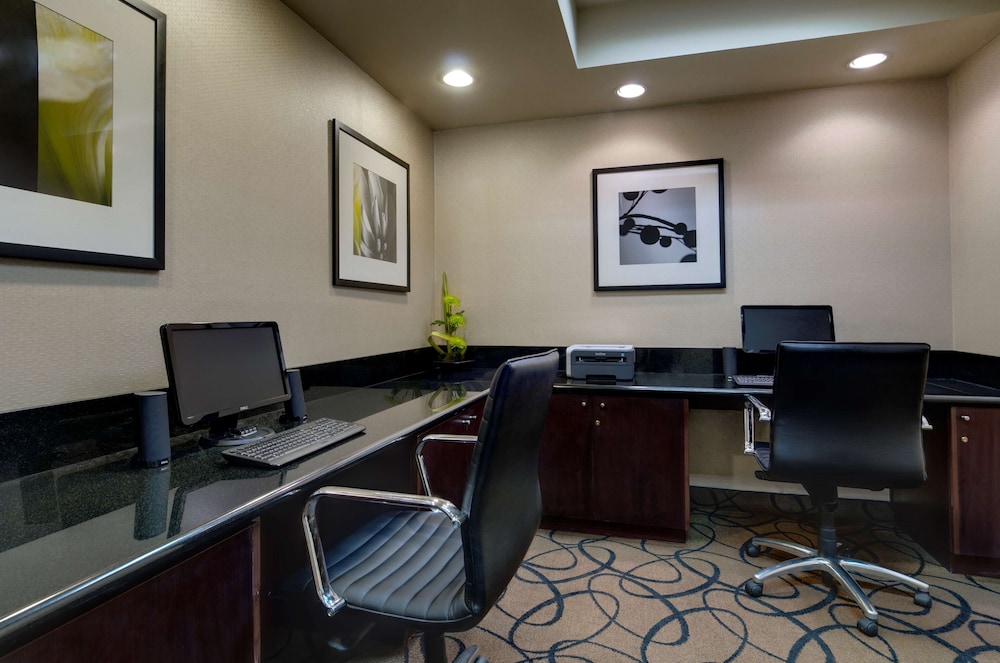 Orange County Hotel - photo 27