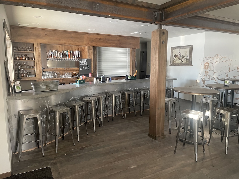 Challis Roadhouse - photo 27