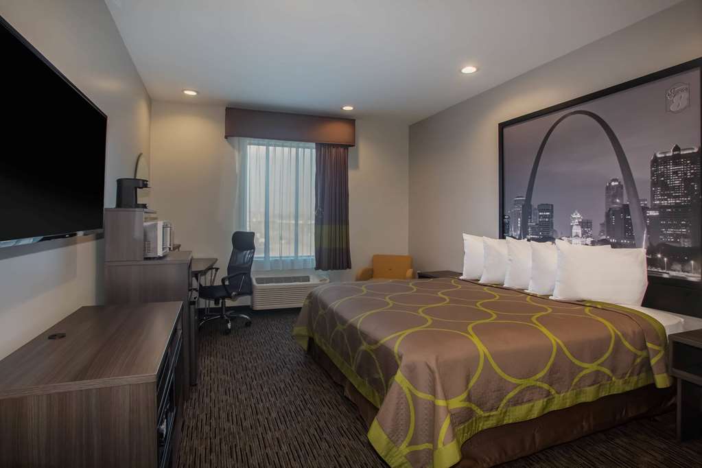 Super 8 by Wyndham St. Louis North - photo 12