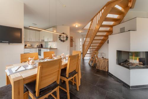 Haus Rieke Bordumer Str 13A 105qm — 4-Star Luxury Hotel in Varel, Germany