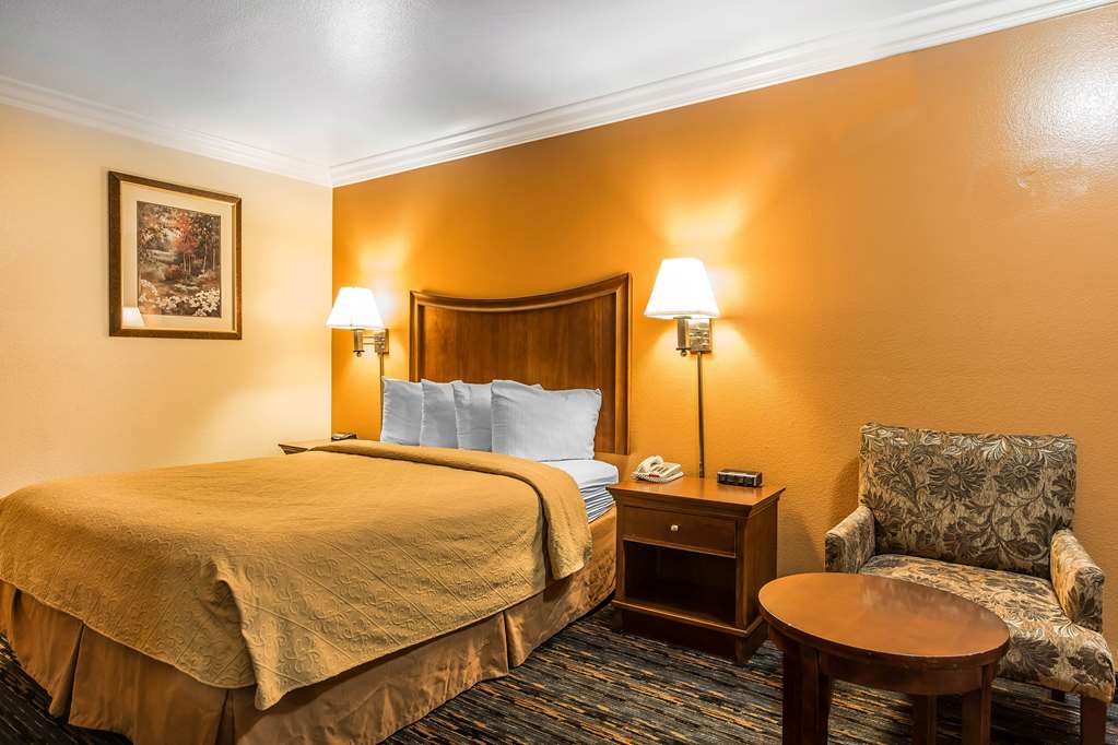 Quality Inn Lake Elsinore I 15 - photo 16