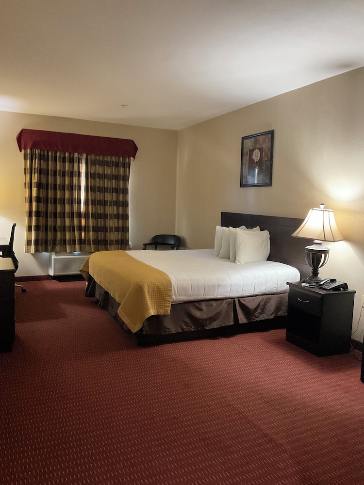 Yorktown Inn And Suites - photo 31