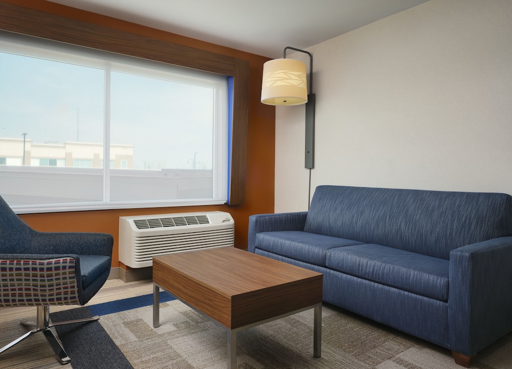 Holiday Inn Express & Suites Lockport by IHG - photo 13