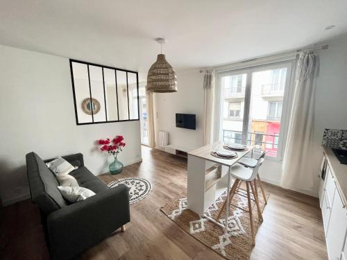 Studio Ibiza Hyper Centre Lorient in Lorient, France