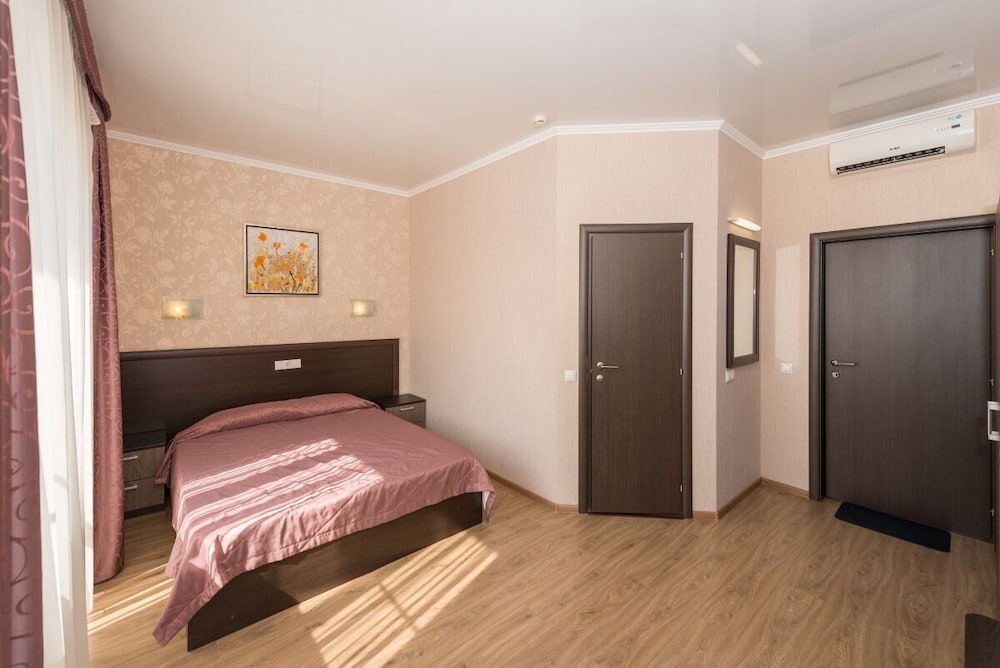 Hotel Monarch — Anapa — photo 5