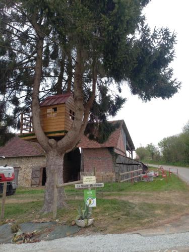 Guillousou - carbon neutral hotel in Unknown City