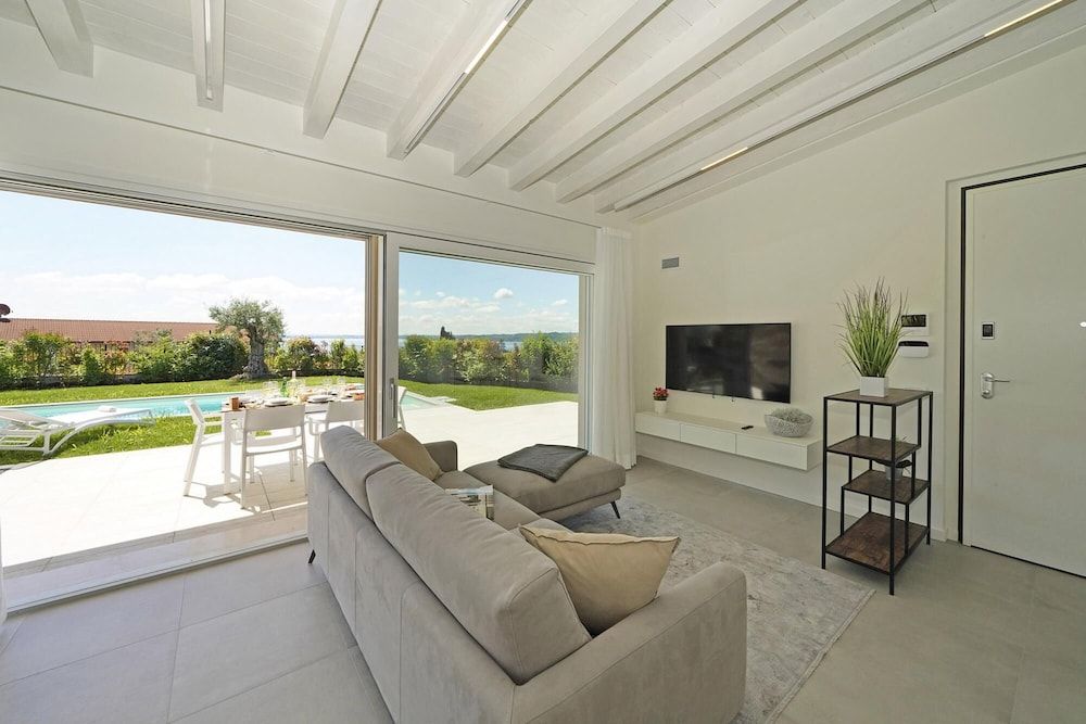 Villa Ester By Wonderful Italy — 4-Star Luxury Hotel in Moniga Del Garda, Italy