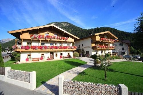 Pension&Appartements Marxenhof — 4-Star Luxury Hotel in Innsbruck, Austria