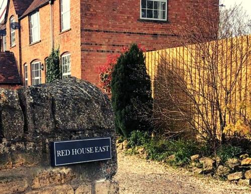 Beautiful Cotswold Couples Retreat in Bourton On The Water, United Kingdom