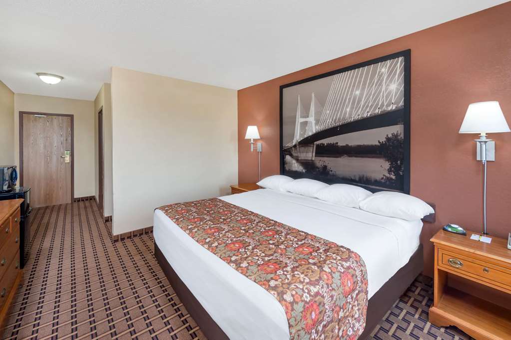 Super 8 by Wyndham Charleston Sikeston East MO - photo 6