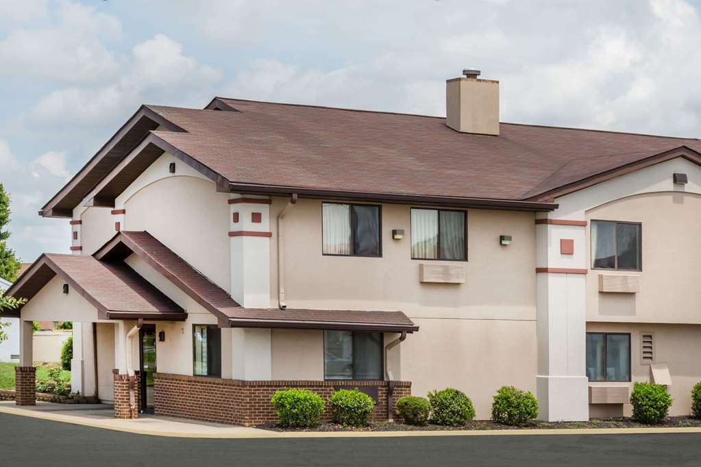 Super 8 by Wyndham Tappahannock VA — hotel in Tappahannock