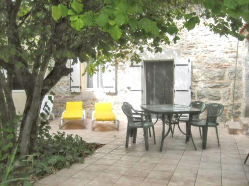 Maison de 2 chambres avec jardin clos et wifi a Cajarc — 4-Star Luxury Hotel in Cajarc, France