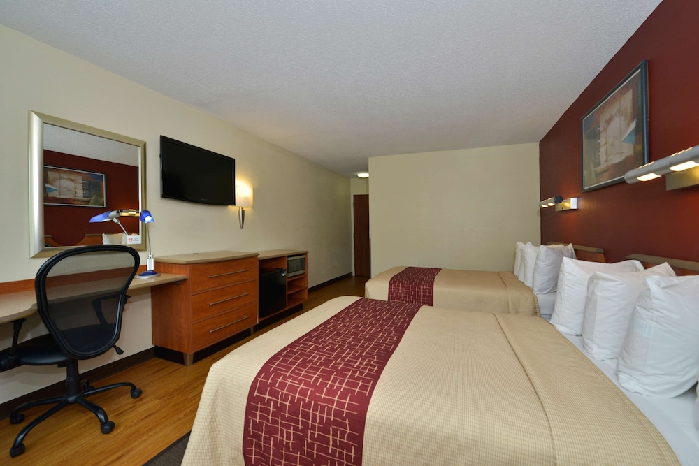 Red Roof Inn & Suites Savannah Gateway - photo 13