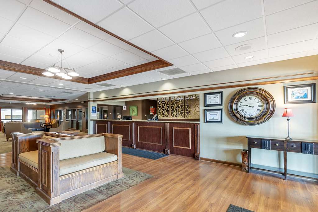 Best Western Plus Steeplegate Inn - last minute hotel in Davenport